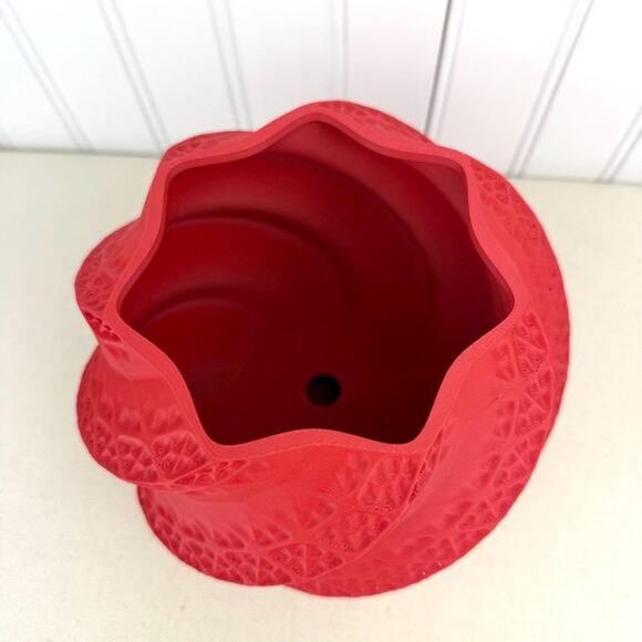 The Shell Planter, Indoor Flower Pot, Tabletop Planter, Spiral Planter - Picture 5 of 10